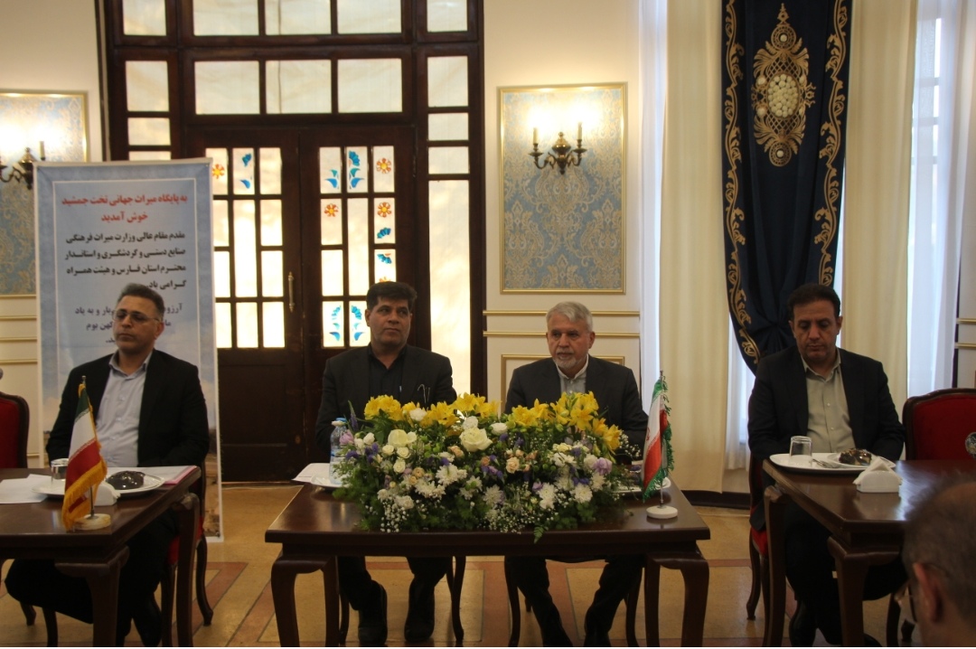 وزیر میراث‌فرهنگی،گردشگری و صنایع دستی در سفر به شهرستان مرودشت: درآمدهای حاصل از اماکن گردشگری مرودشت باید در همین شهرستان و برای توسعه گردشگری و حفاظت از اماکن گردشگری آن هزینه شود۰